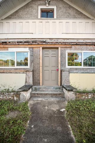 1430 E NEW YORK AVENUE, Deland, FL 32724