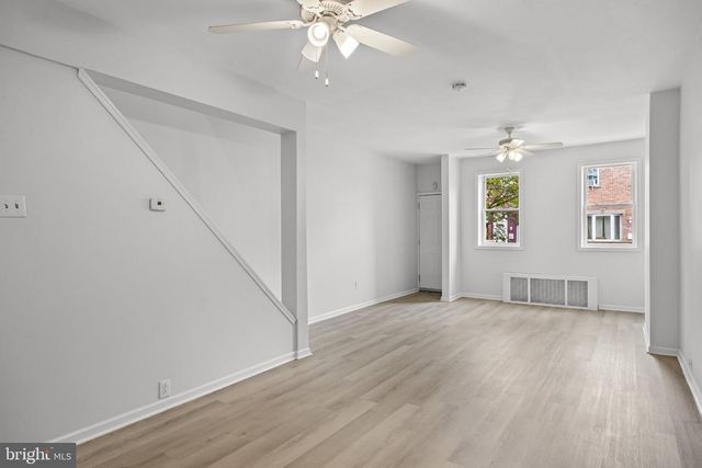 437 JACKSON ST, Philadelphia, PA 19148