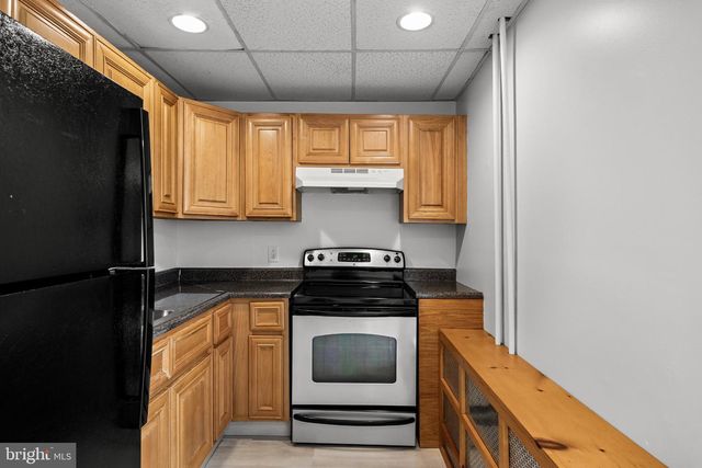 437 JACKSON ST, Philadelphia, PA 19148