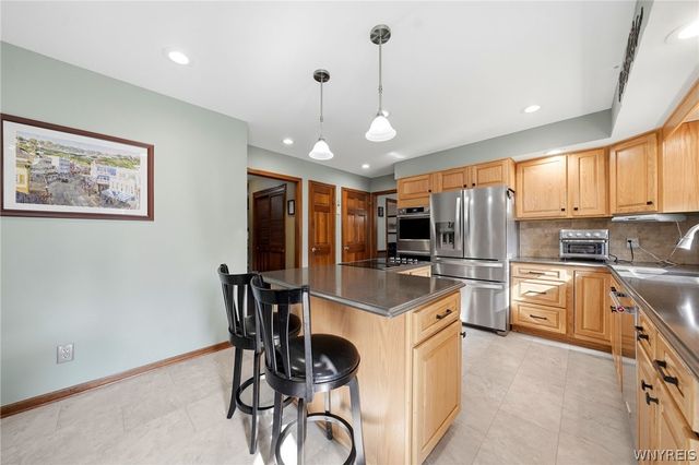 22 Waxwing Lane, Amherst, NY 14051