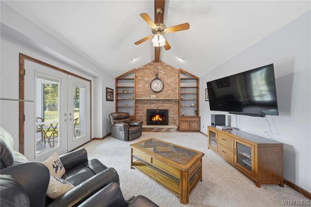 22 Waxwing Lane, Amherst, NY 14051