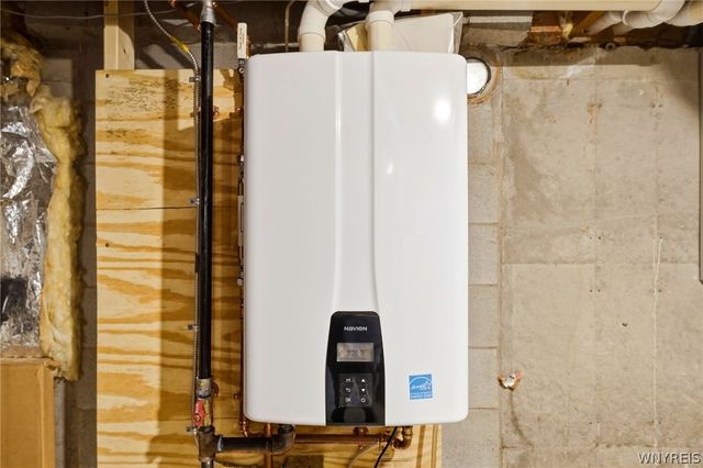 22 Waxwing Lane, Amherst, NY 14051