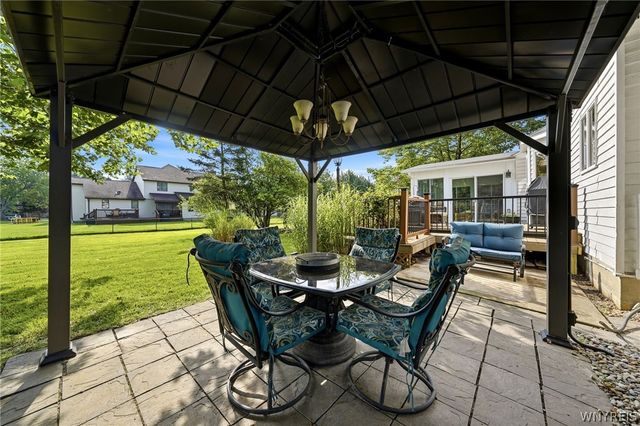 22 Waxwing Lane, Amherst, NY 14051