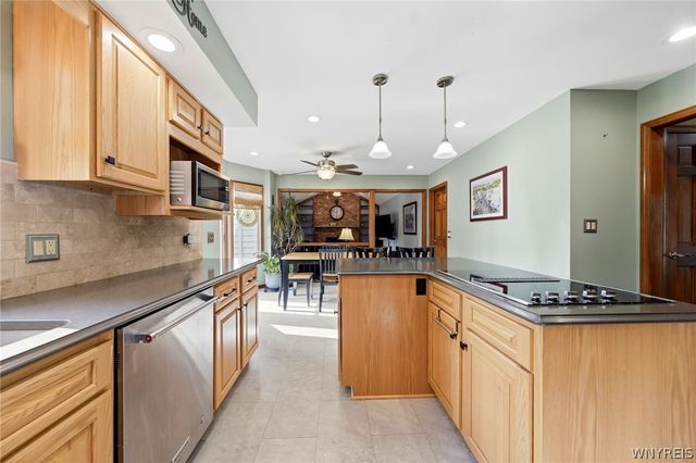 22 Waxwing Lane, Amherst, NY 14051