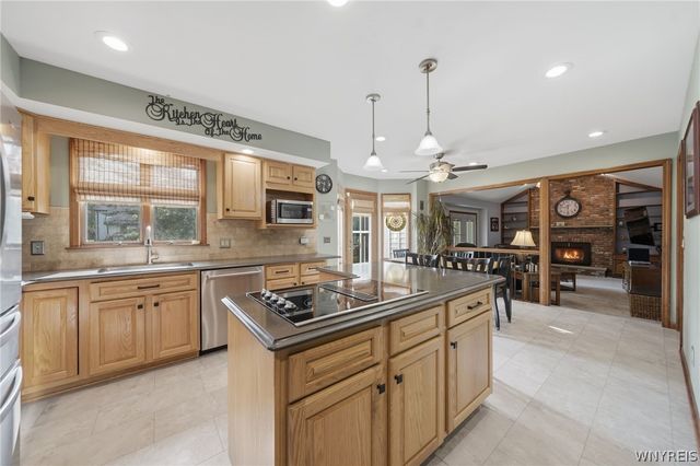 22 Waxwing Lane, Amherst, NY 14051