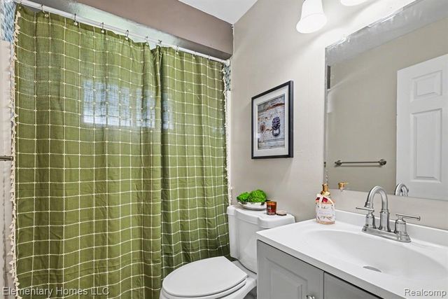 23504 Beverly Street, Saint Clair Shores, MI 48082