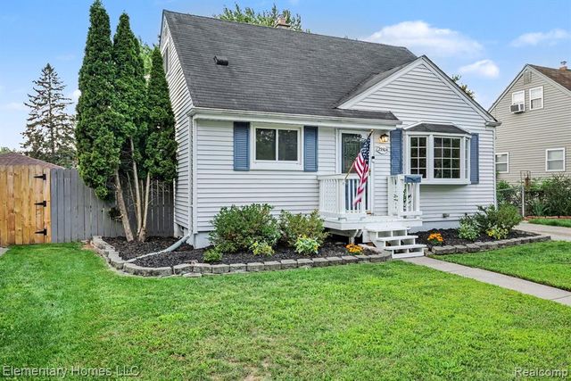 23504 Beverly Street, Saint Clair Shores, MI 48082