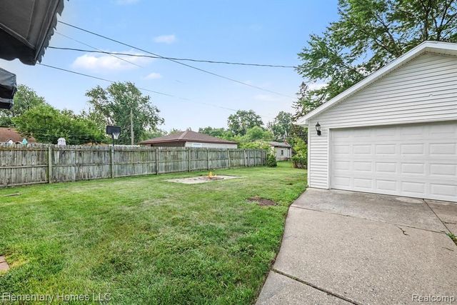 23504 Beverly Street, Saint Clair Shores, MI 48082