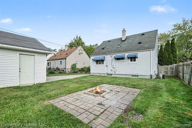 23504 Beverly Street, Saint Clair Shores, MI 48082