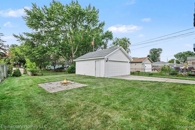 23504 Beverly Street, Saint Clair Shores, MI 48082