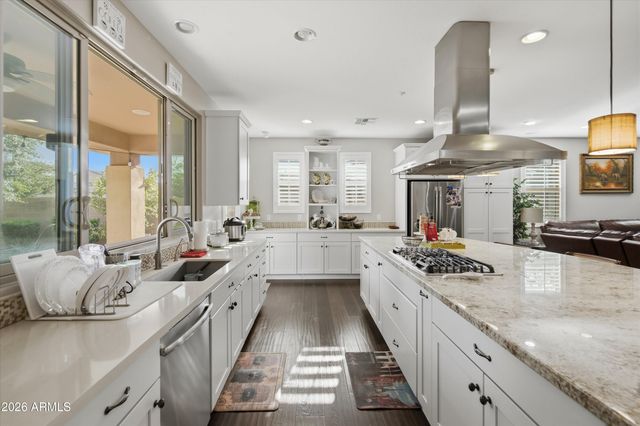 3265 E MYRTABEL Way, Gilbert, AZ 85298