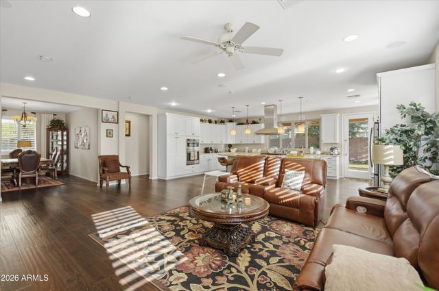 3265 E MYRTABEL Way, Gilbert, AZ 85298