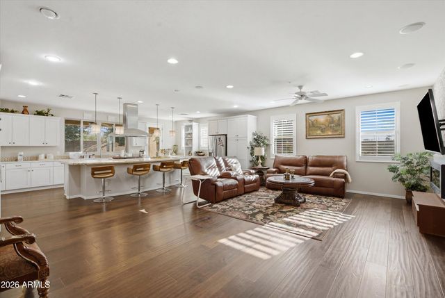 3265 E MYRTABEL Way, Gilbert, AZ 85298