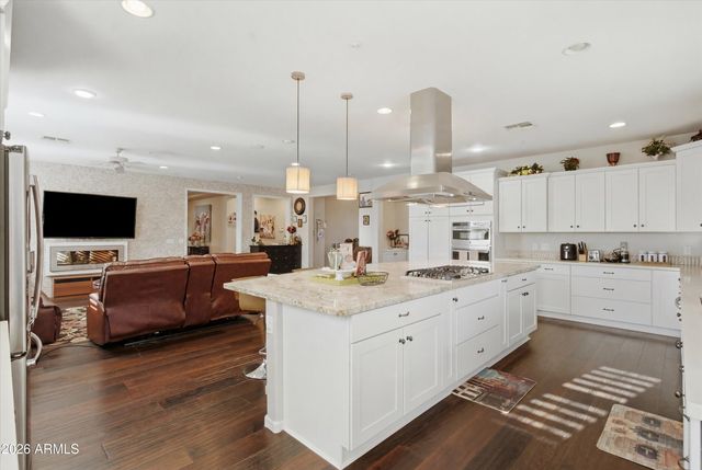 3265 E MYRTABEL Way, Gilbert, AZ 85298