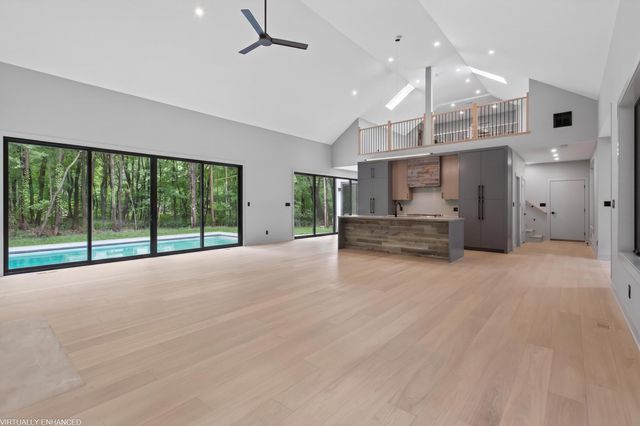 9356 E Locke Road, Chikaming Twp, MI 49129