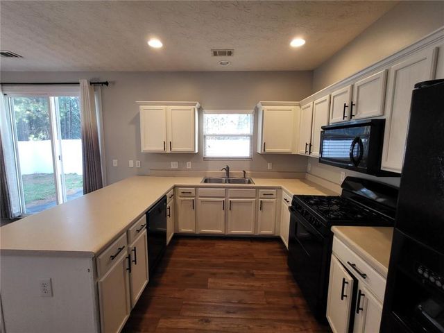 402 Chatooga Lane, Woodstock, GA 30188