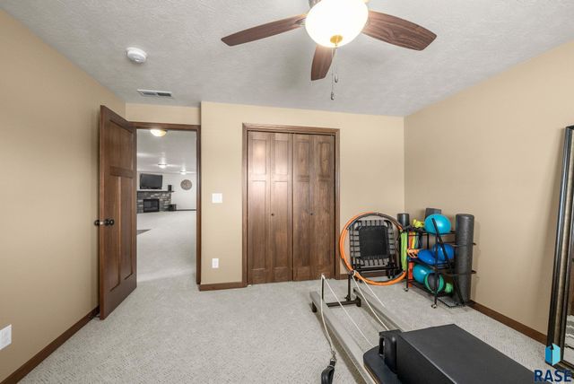 6409 S Tomar Rd, Sioux Falls, SD 57108
