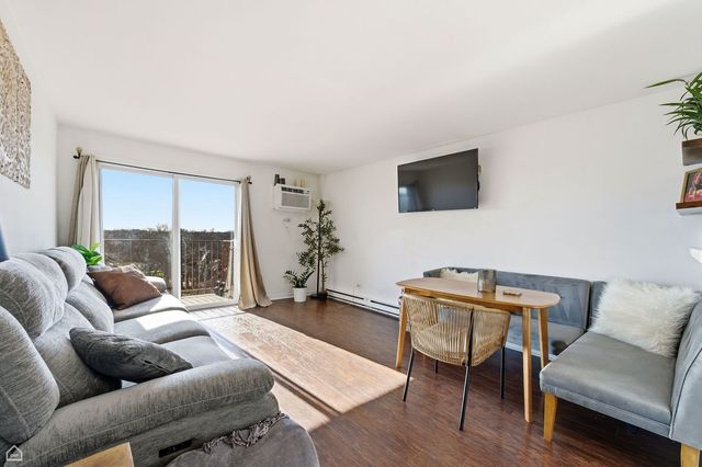 7830 W North Avenue 703, Elmwood Park, IL 60707