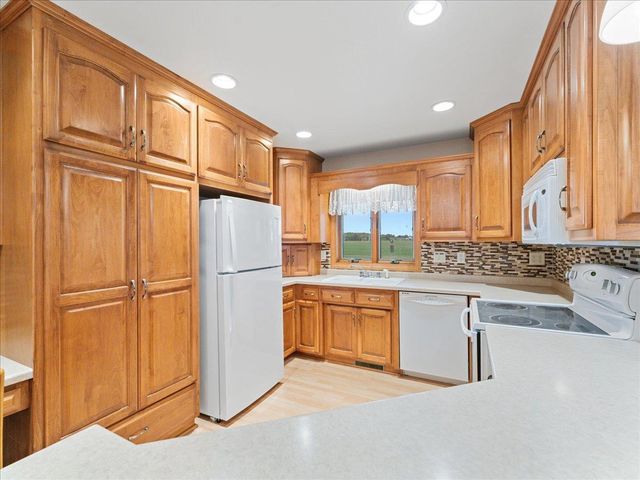 3394 CHURCH ROAD, Green Bay, WI 54311