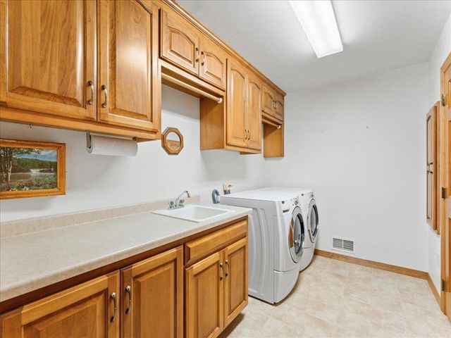 3394 CHURCH ROAD, Green Bay, WI 54311