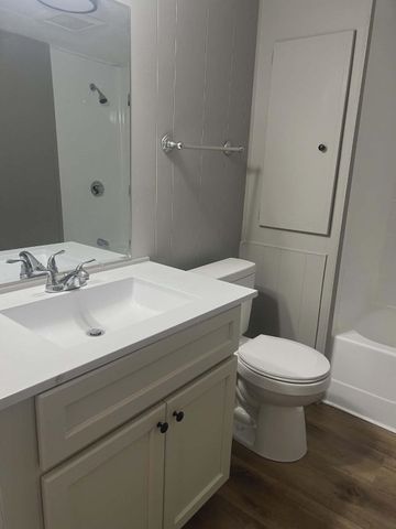 208 Robin Hood Drive, Exeter, NH 03833