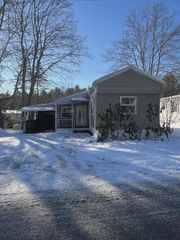 208 Robin Hood Drive, Exeter, NH 03833