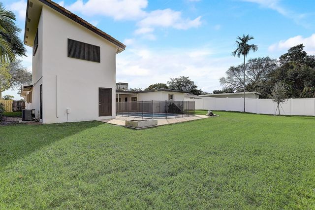 3900 N 45th Avenue, Hollywood, FL 33021