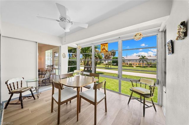 468 12th AVE S 468, Naples, FL 34102