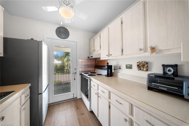 468 12th AVE S 468, Naples, FL 34102