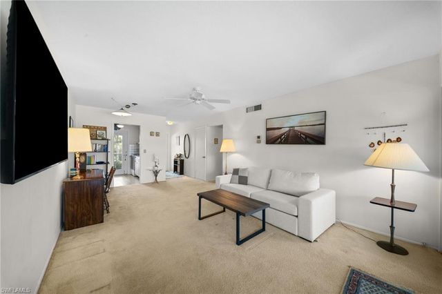 468 12th AVE S 468, Naples, FL 34102