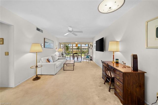 468 12th AVE S 468, Naples, FL 34102