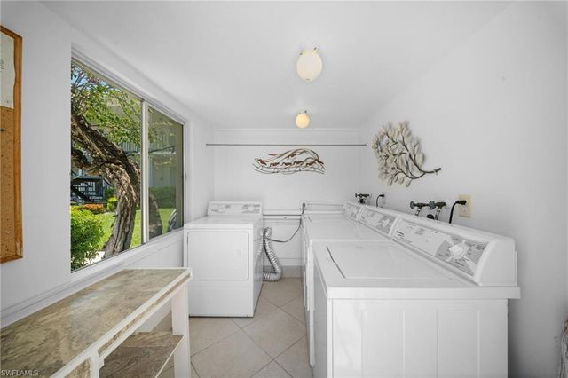 468 12th AVE S 468, Naples, FL 34102
