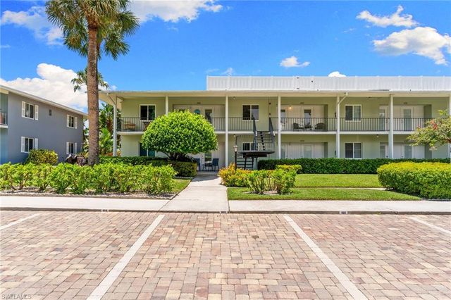 468 12th AVE S 468, Naples, FL 34102