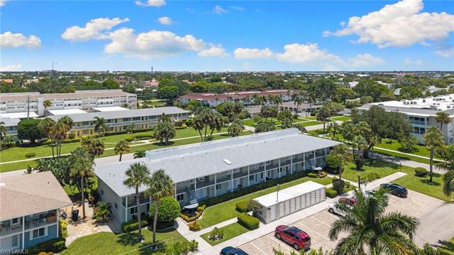 468 12th AVE S 468, Naples, FL 34102