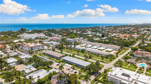 468 12th AVE S 468, Naples, FL 34102