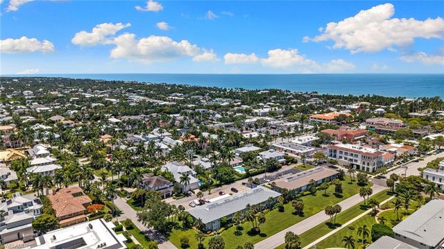 468 12th AVE S 468, Naples, FL 34102