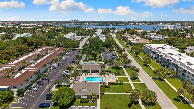 468 12th AVE S 468, Naples, FL 34102