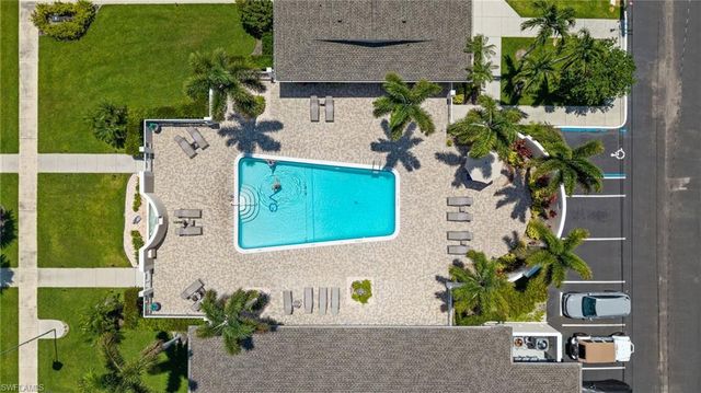 468 12th AVE S 468, Naples, FL 34102