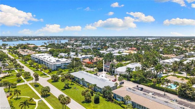 468 12th AVE S 468, Naples, FL 34102