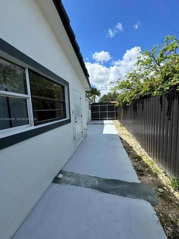 9830 SW 12th Ter 2, Miami, FL 33174