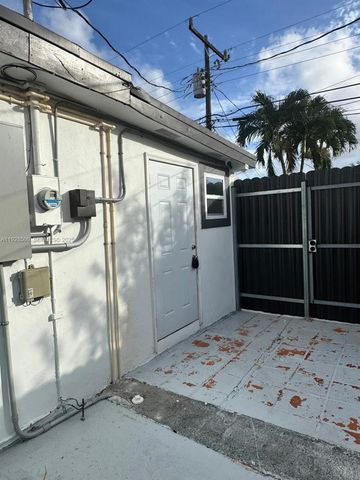 9830 SW 12th Ter 2, Miami, FL 33174