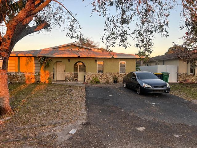 4610 SW 43rd Ter, Dania Beach, FL 33314