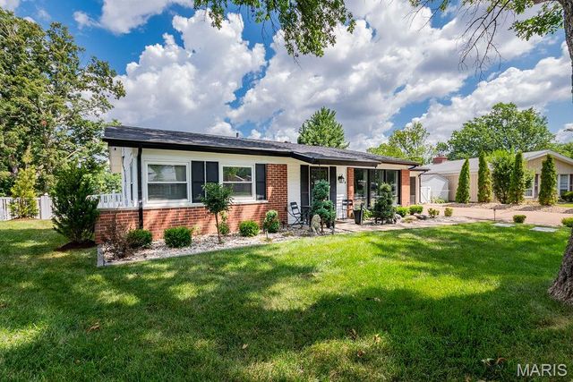 739 Caspian Lane, St Louis, MO 63125