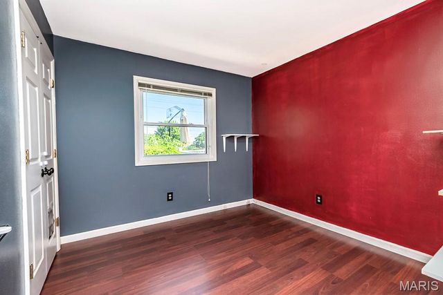 739 Caspian Lane, St Louis, MO 63125