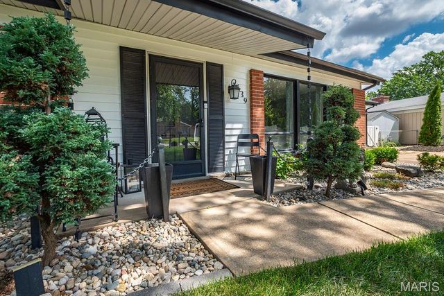 739 Caspian Lane, St Louis, MO 63125