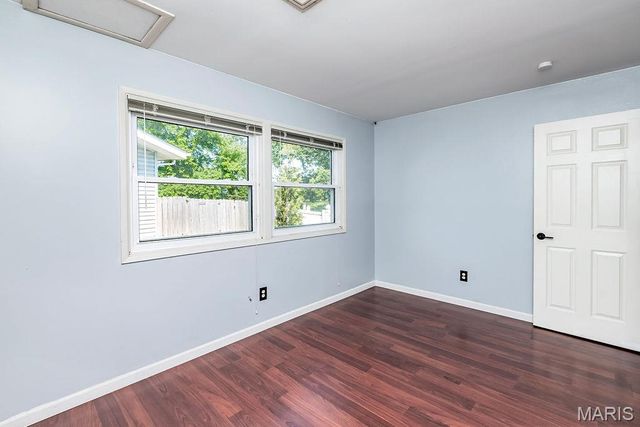 739 Caspian Lane, St Louis, MO 63125