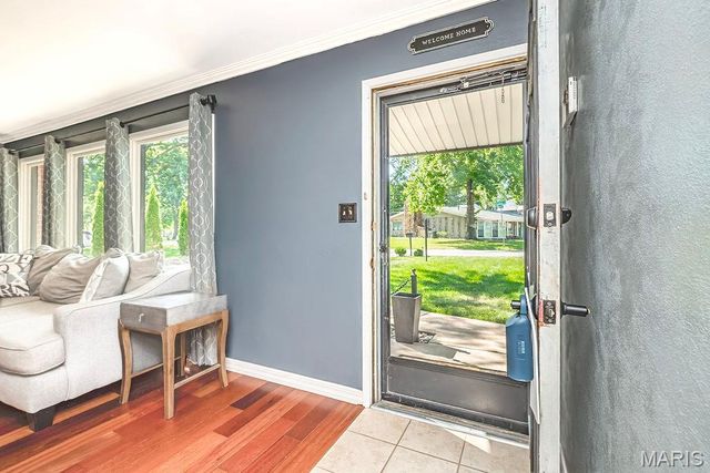 739 Caspian Lane, St Louis, MO 63125