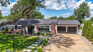 739 Caspian Lane, St Louis, MO 63125