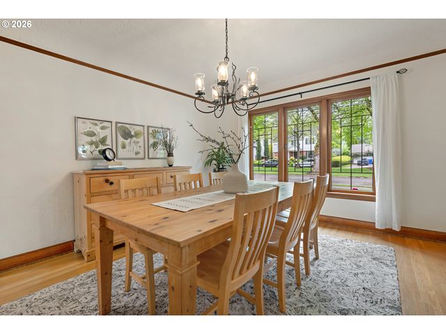 7135 Se REED COLLEGE Pl, Portland, OR 97202