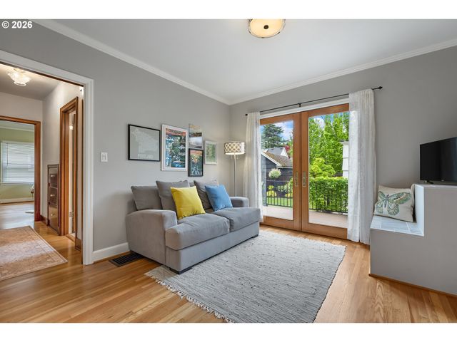 7135 Se REED COLLEGE Pl, Portland, OR 97202